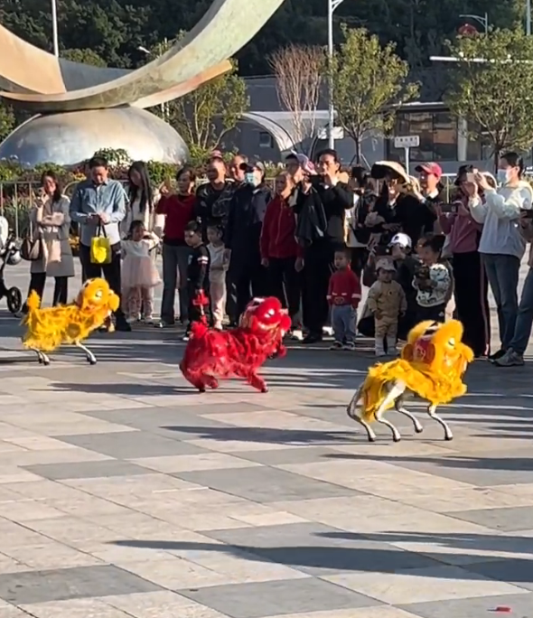 體育博彩:赛博机器狗舞狮亮相,传统与科技巧妙结合